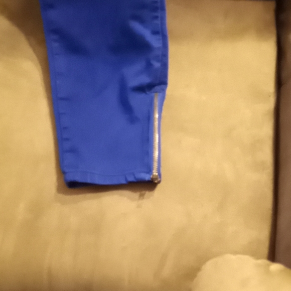 FOREVER 21 -PREMIUM DENIM LADIES JEANS - Picture 2 of 5